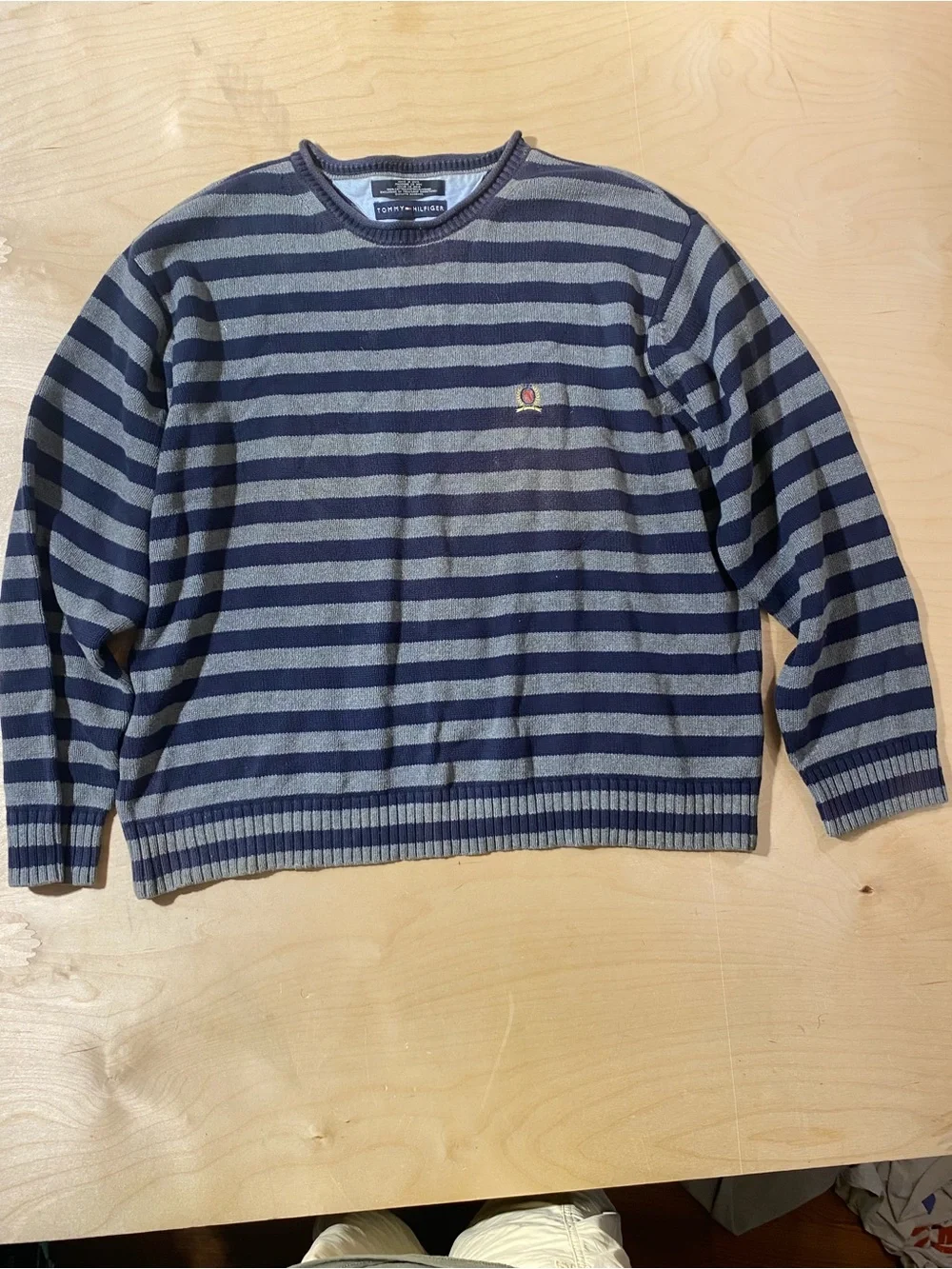 Tommy Hilfiger Men’s Navy and Gray Striped Crewneck Sweater XL (SX)